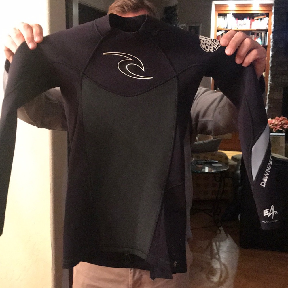 Ripcurl long sleeve 1.5mm dawn patrol wet suit top